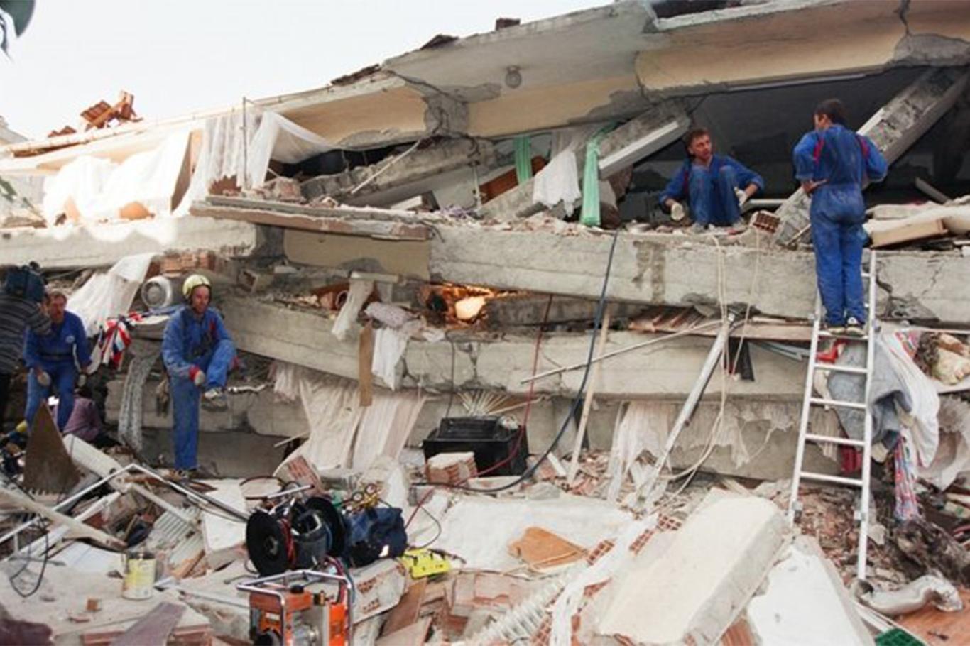Marmara Depremi'nin üzerinden 19 yıl geçti